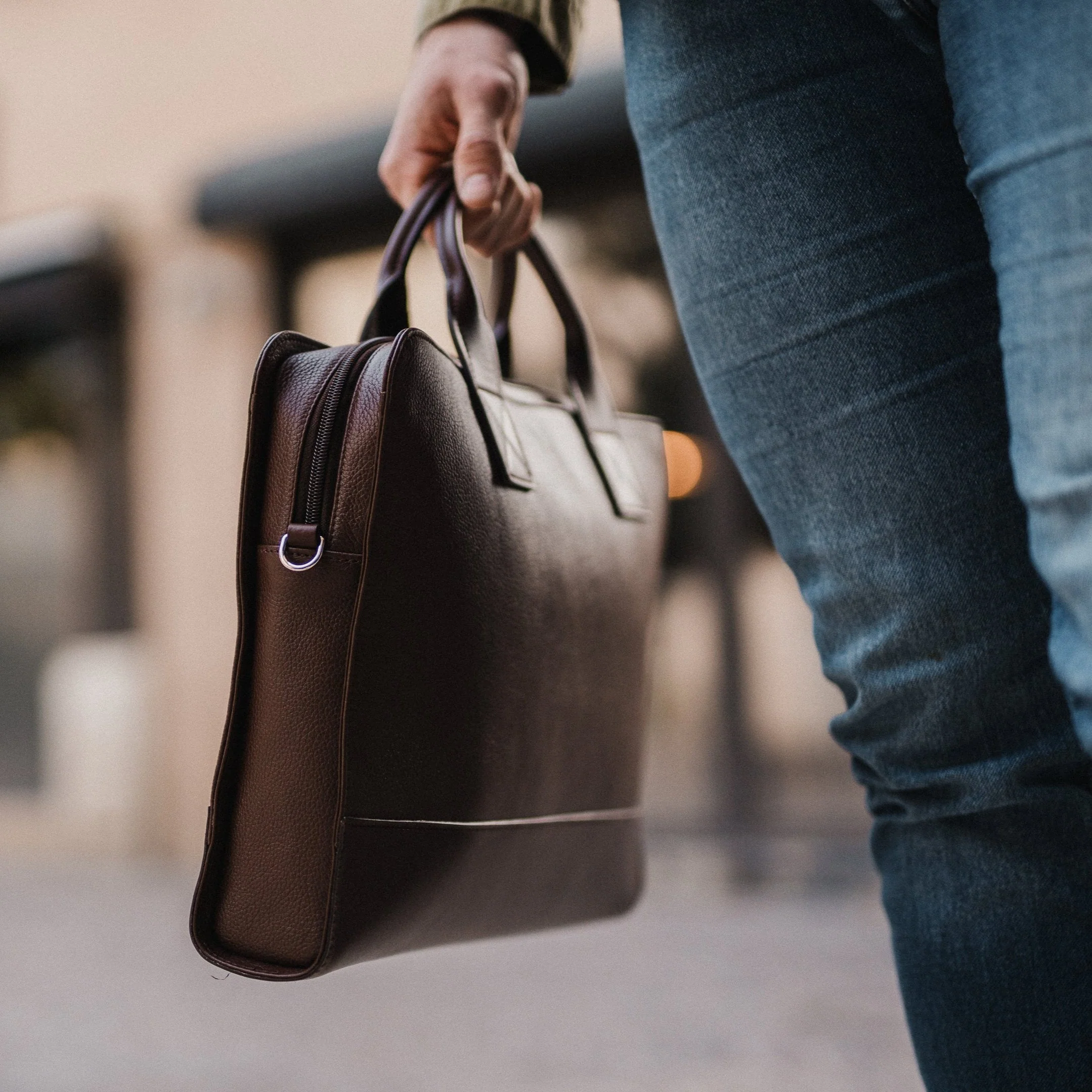 Le porte-documents en cuir - Image 4